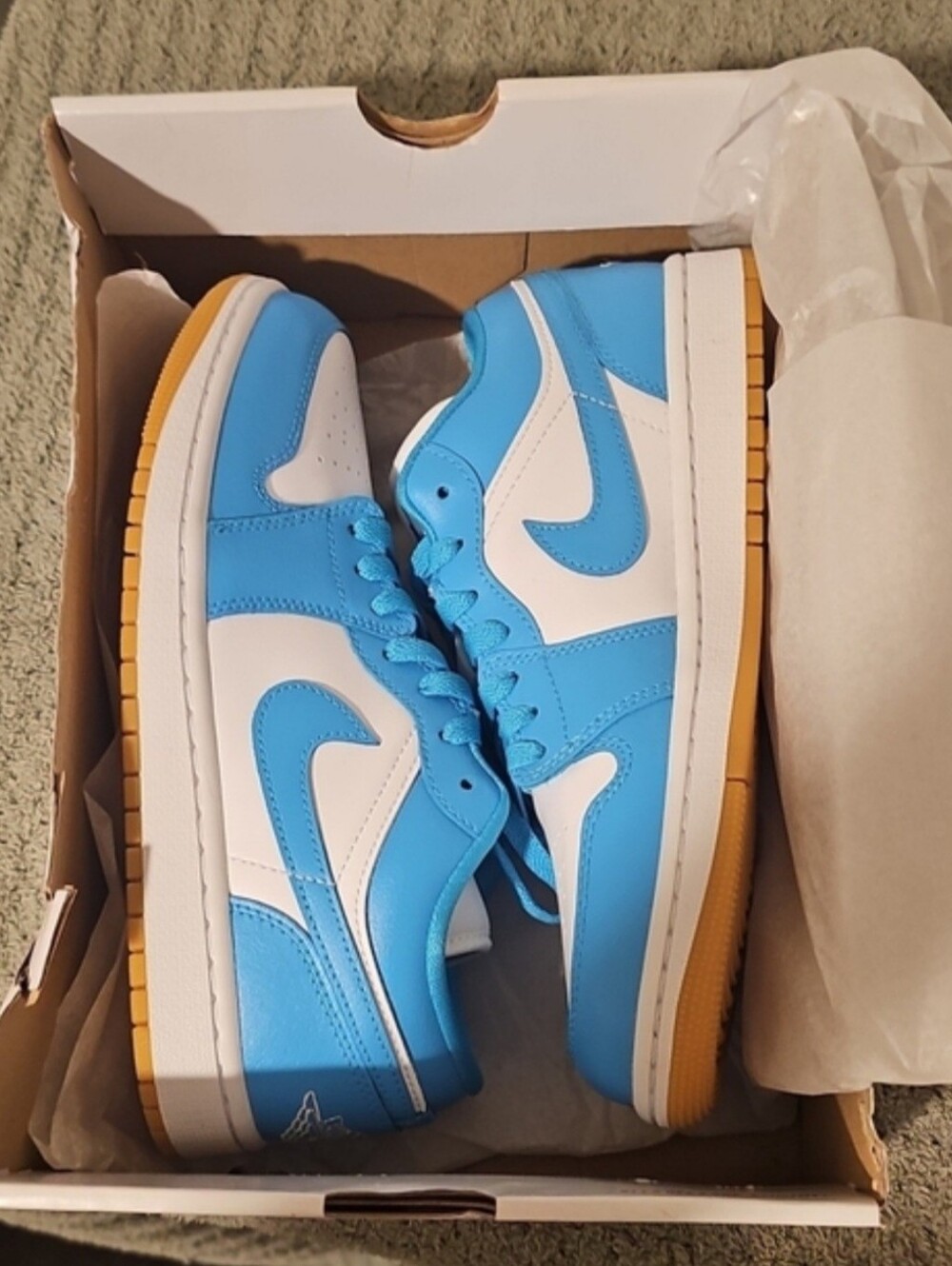 NIB! Women's Nike Air Jordan 1 Low Sneakers - Size 9 - Picture 6 of 6
